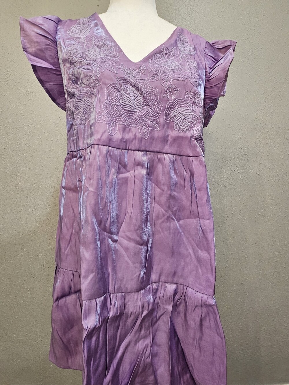 NWT-Ladies Lavender Embroidered Flutter-Sleeve Dress